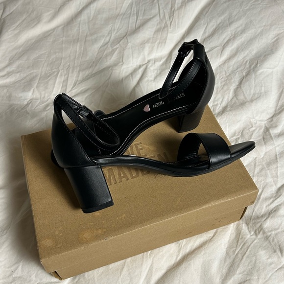 Steve Madden (Kids/Small) Heel - Picture 2 of 6